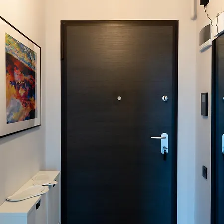 公寓 Soni Luxury 351 Plaza With Free Private Parking & Self Check-in 布加勒斯特