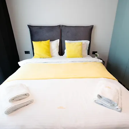 Soni Luxury 351 Plaza With Free Private Parking & Self Check-in 公寓 布加勒斯特